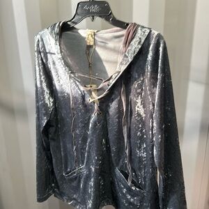Nwt  gimmicks Buckle velvet hoodie